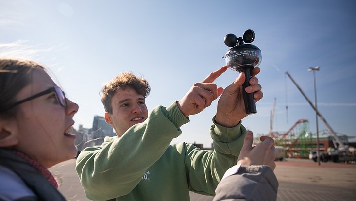 Studierende draußen