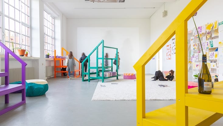 Blick in die Jahresausstellung 2022 der HFBK.